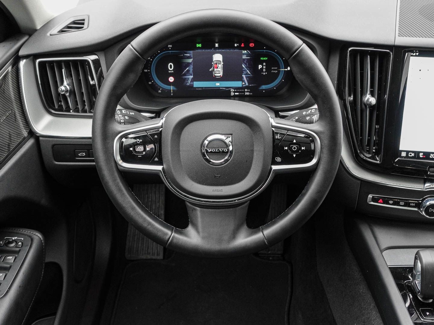 Volvo XC60 Plus Dark Recharge Plug-In Hybrid AWD T6 Tw