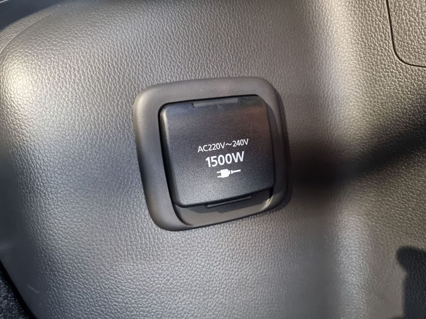 Mitsubishi Eclipse Cross Plug-In Hybrid Select Navi Sitzh.