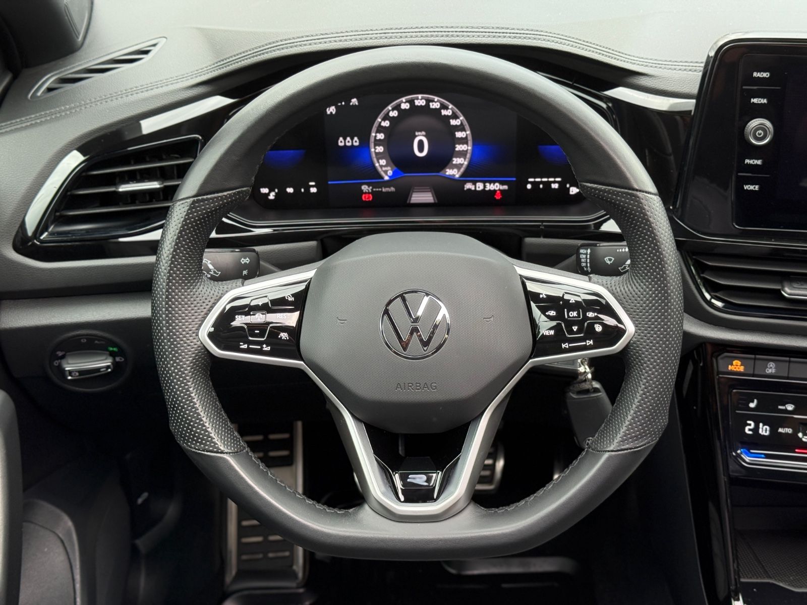 Volkswagen T-Roc TDI R-Line - Samsaru's Car Outlet