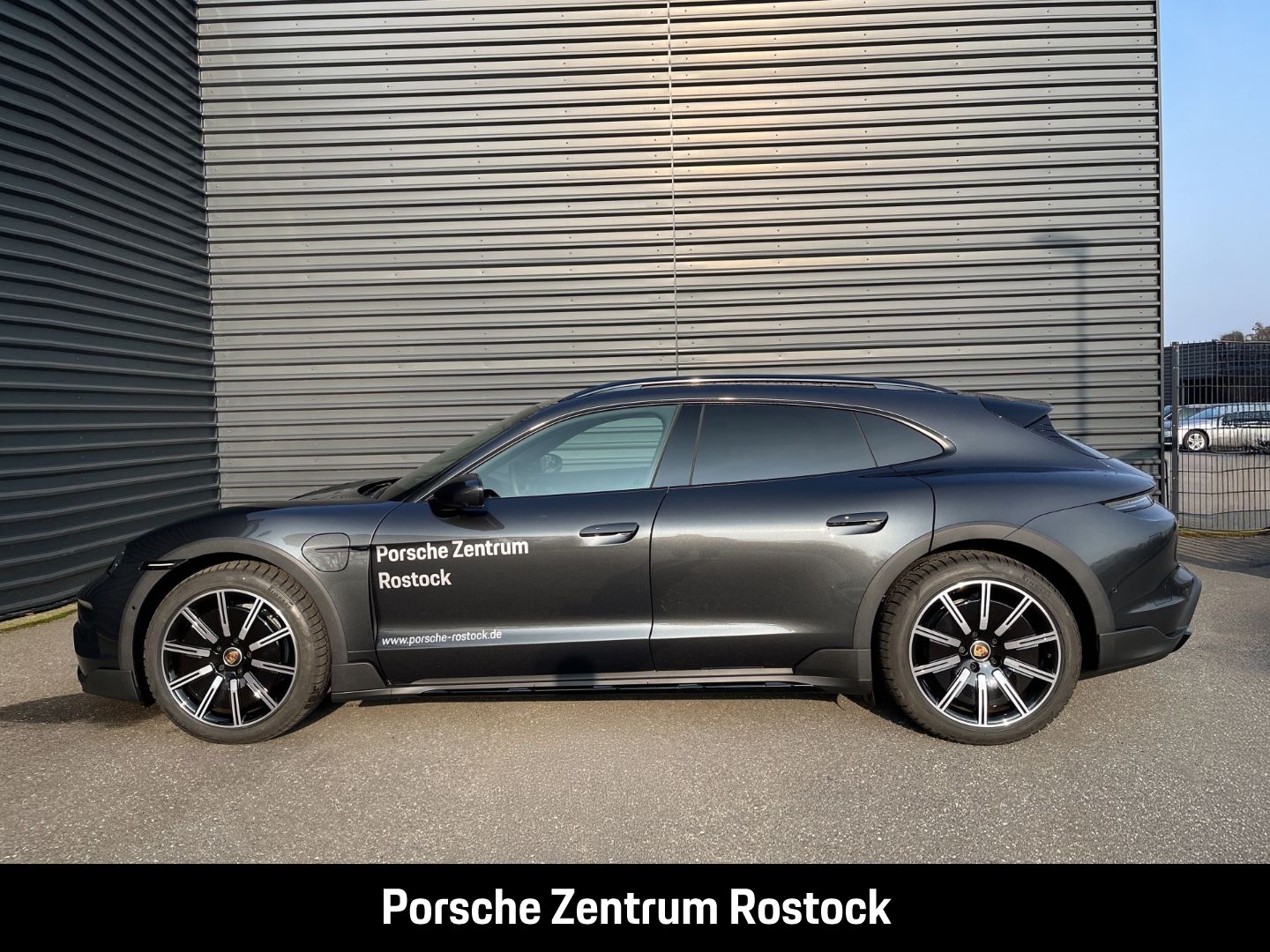 Porsche Taycan 4 Cross Turismo InnoDrive LED-Matrix