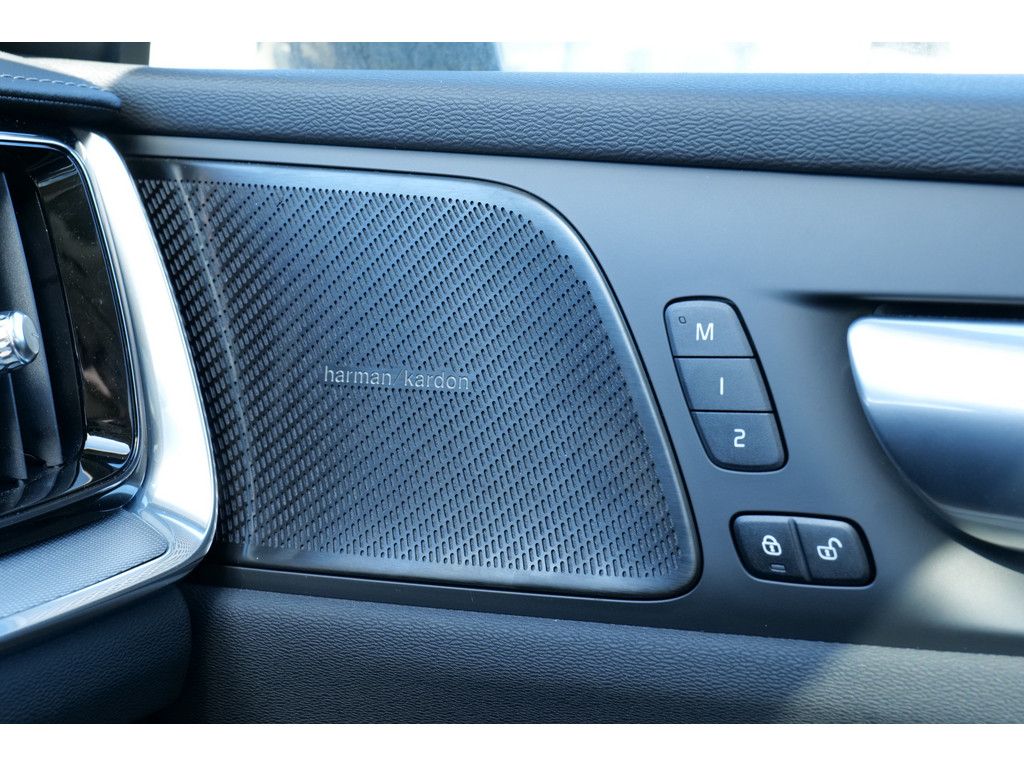 Volvo S60 Lim. T8 Ultimate Dark Recharge Plug-In Hybri