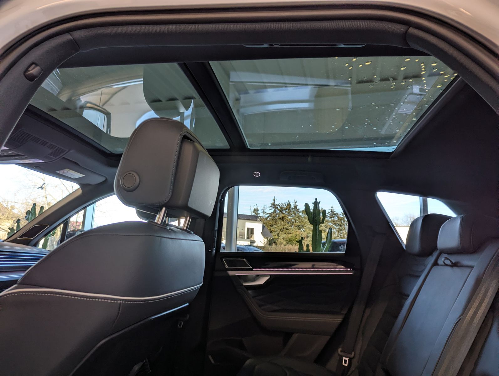 Volkswagen Touareg 3.0TDI 4M R-Line VOLL Black 22" UPE 114T