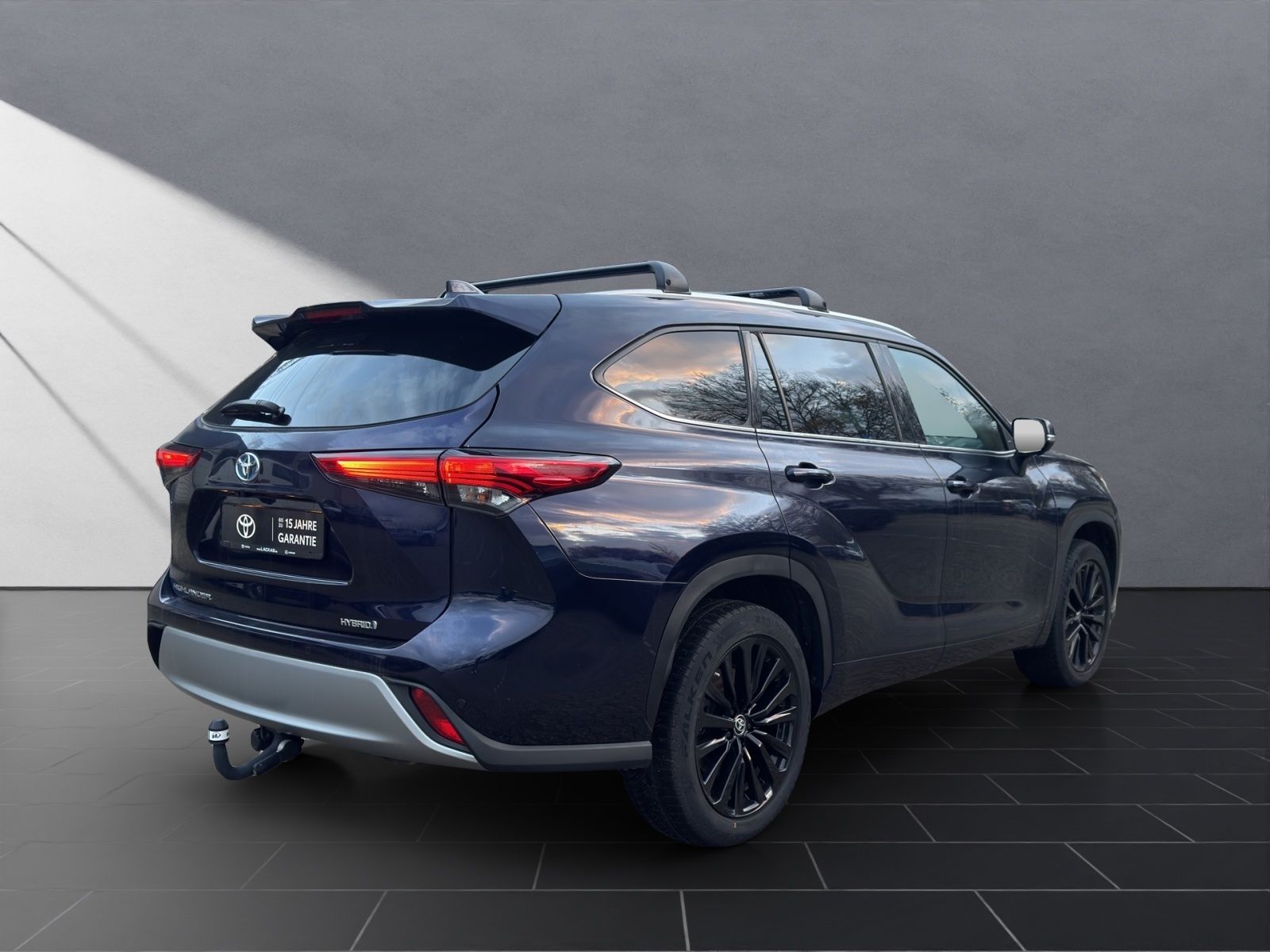 Toyota Highlander Hybrid Luxury 7 SITZER+LEDER+AHK+JBL