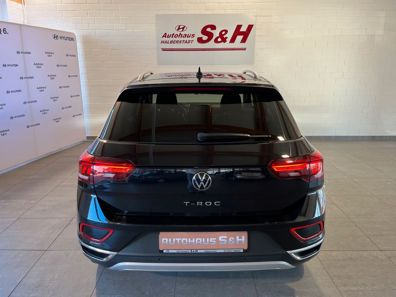 Volkswagen T-Roc 1.0TSi Style - Samsaru's Car Outlet