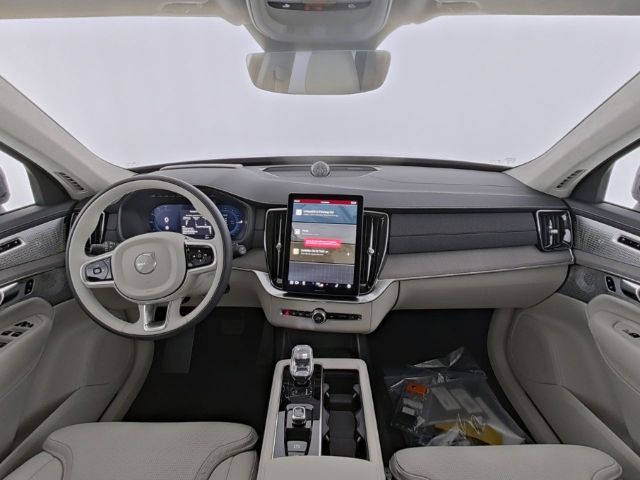 Volvo XC90 Ultra Dark T8 22''LM Luftf. Pano AHK B&W Ak