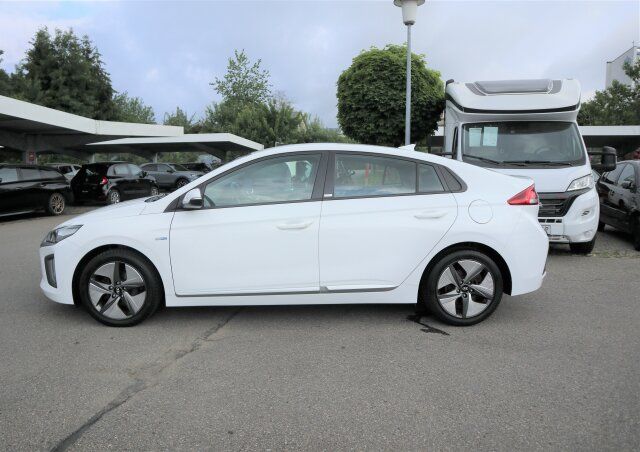 Hyundai IONIQ 1,6 GDI Trend-Paket Hybrid - Samsaru's Car Outlet