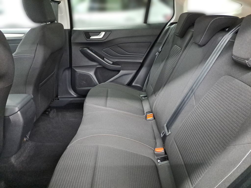 Ford Focus Turnier 1.5 Aut. TITANIUM NAVI RFK LED SH