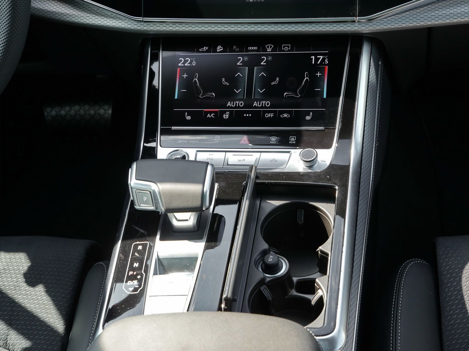 Audi Q7 55 TFSIe qu. S line Air*HuD*Panop*AHK*B&O*ACC