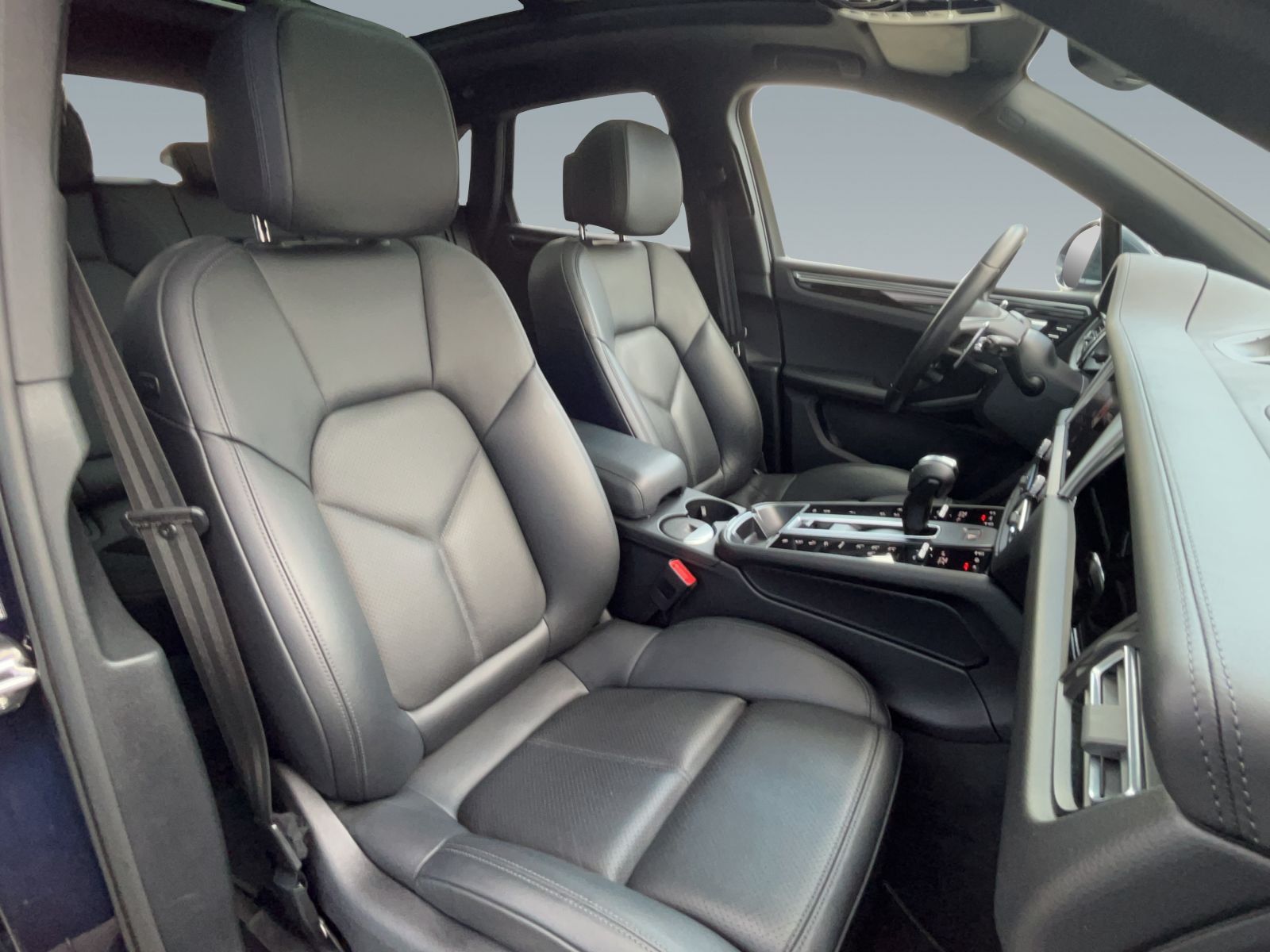 Porsche Macan S - Samsaru's Car Outlet