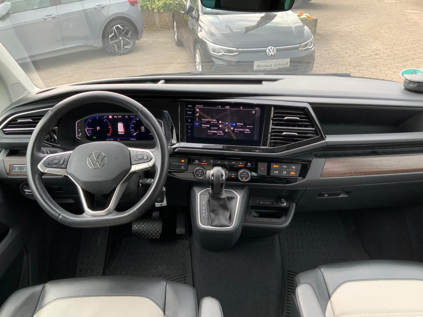 Volkswagen T6.1 Multivan Highline 2.0 TDI DSG 4Motion - Samsaru's Car Outlet