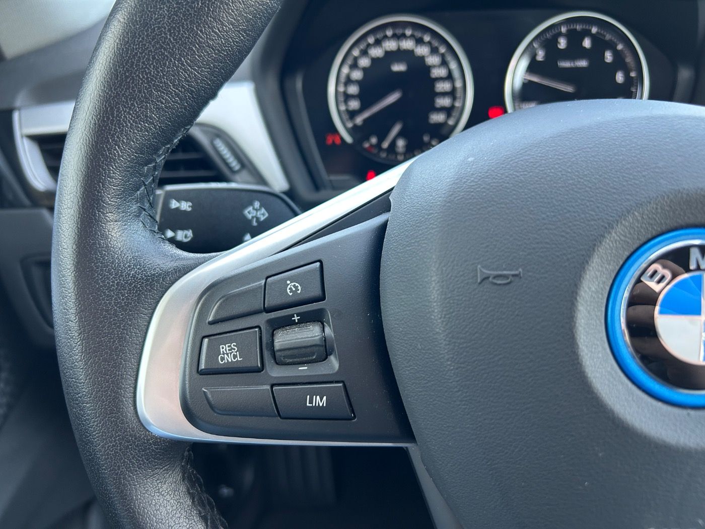BMW X1 xDrive25e Adv. - Samsaru's Car Outlet