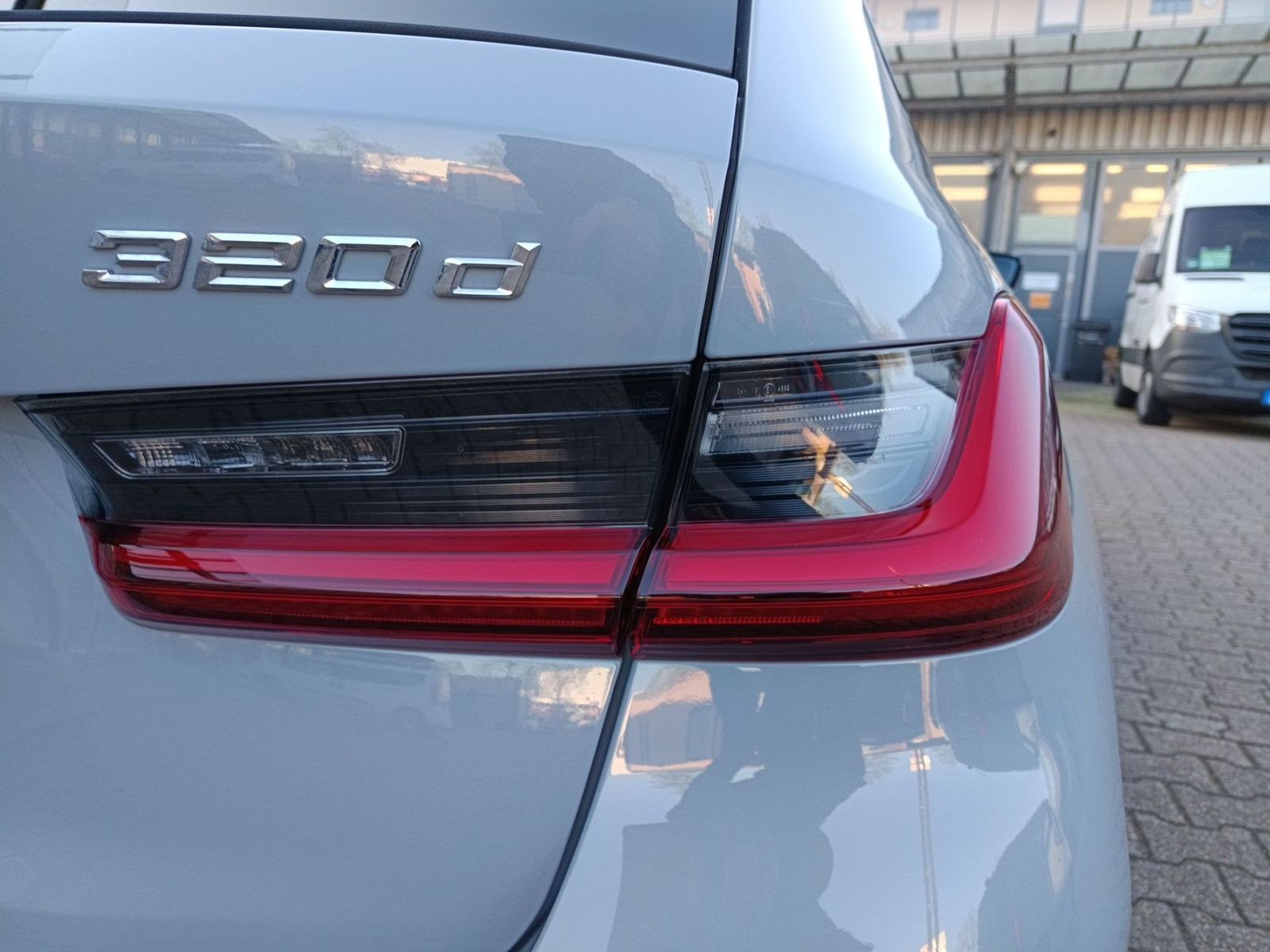 BMW 320d xDrive touring+M SPORTPAKET+19"ALU+STOP&GO+