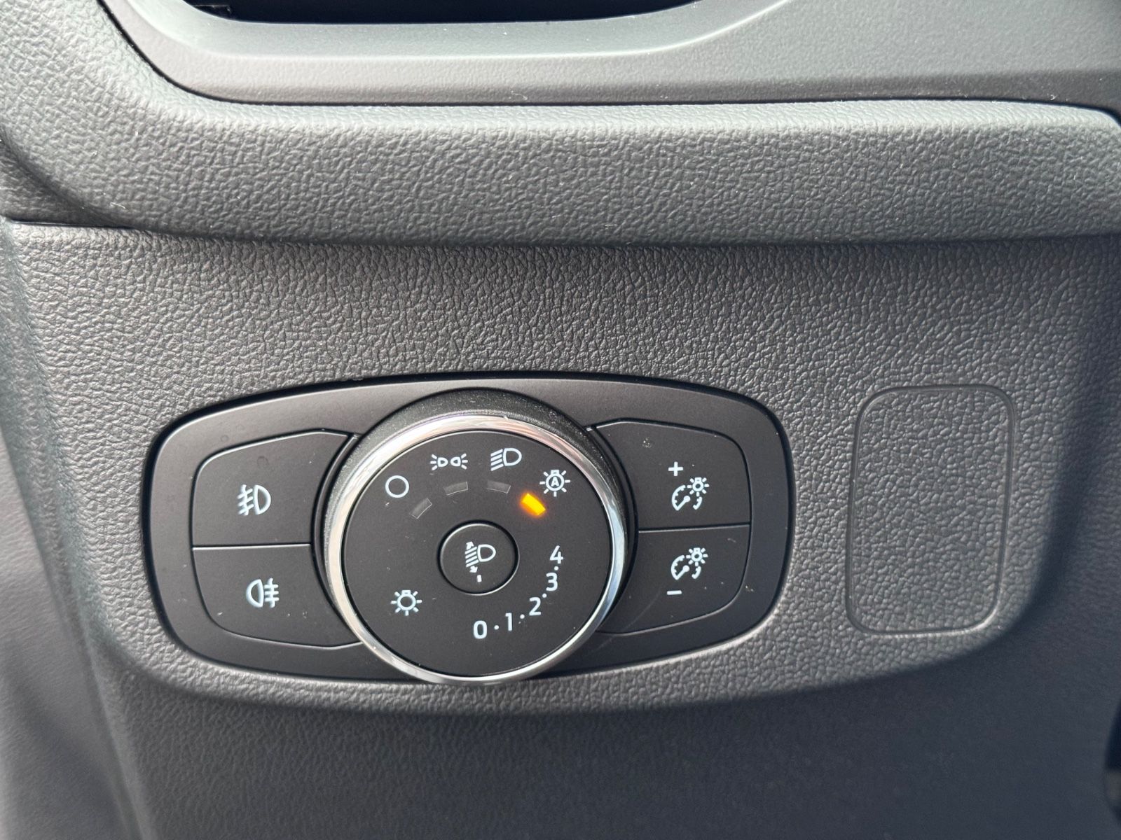 Ford Focus Turnier ST-Line X GROSSES-NAVI,AUTOMATIK