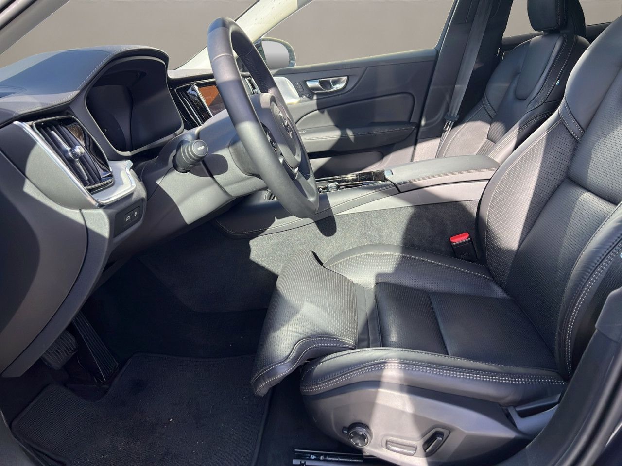 Volvo V60 T6 AWD Ultra DARK AHK BUSINESS 360° 19LM