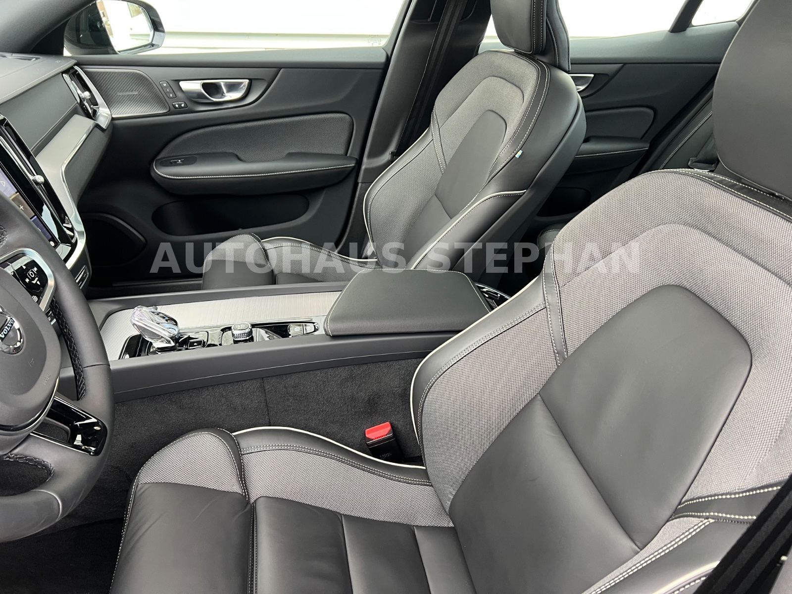 Volvo S60 B5 AWD Automatik Ultimate Dark AHK -38%