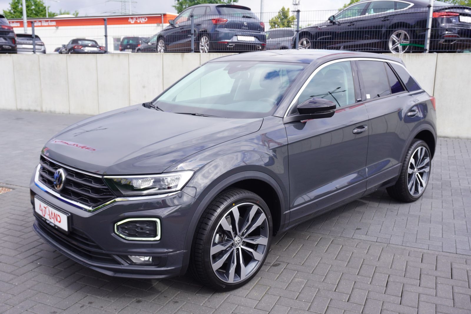 Volkswagen T-Roc 1.5 16V TSI United - Samsaru's Car Outlet