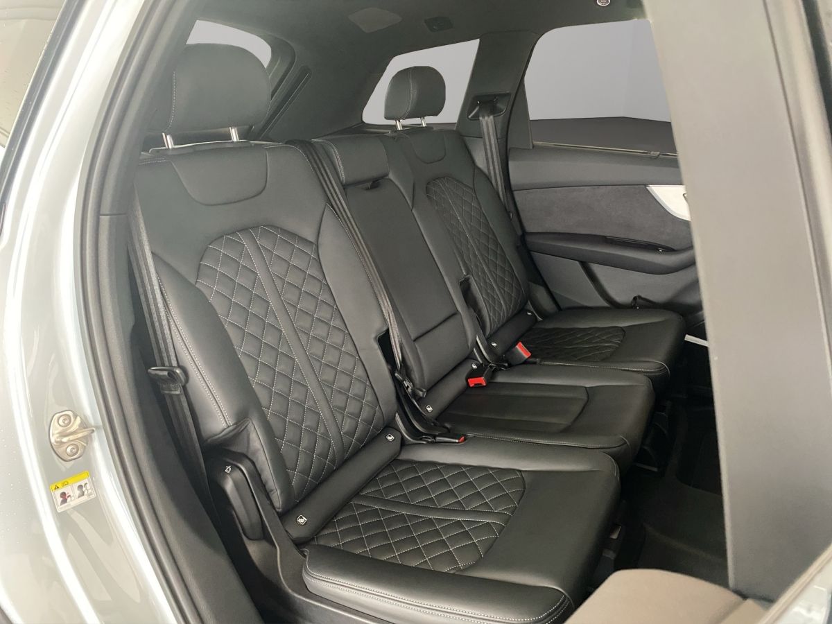 Audi Q7 SUV (AHK.PDC.Head-Up.HD Matrix-LED. SHZ vo+hi