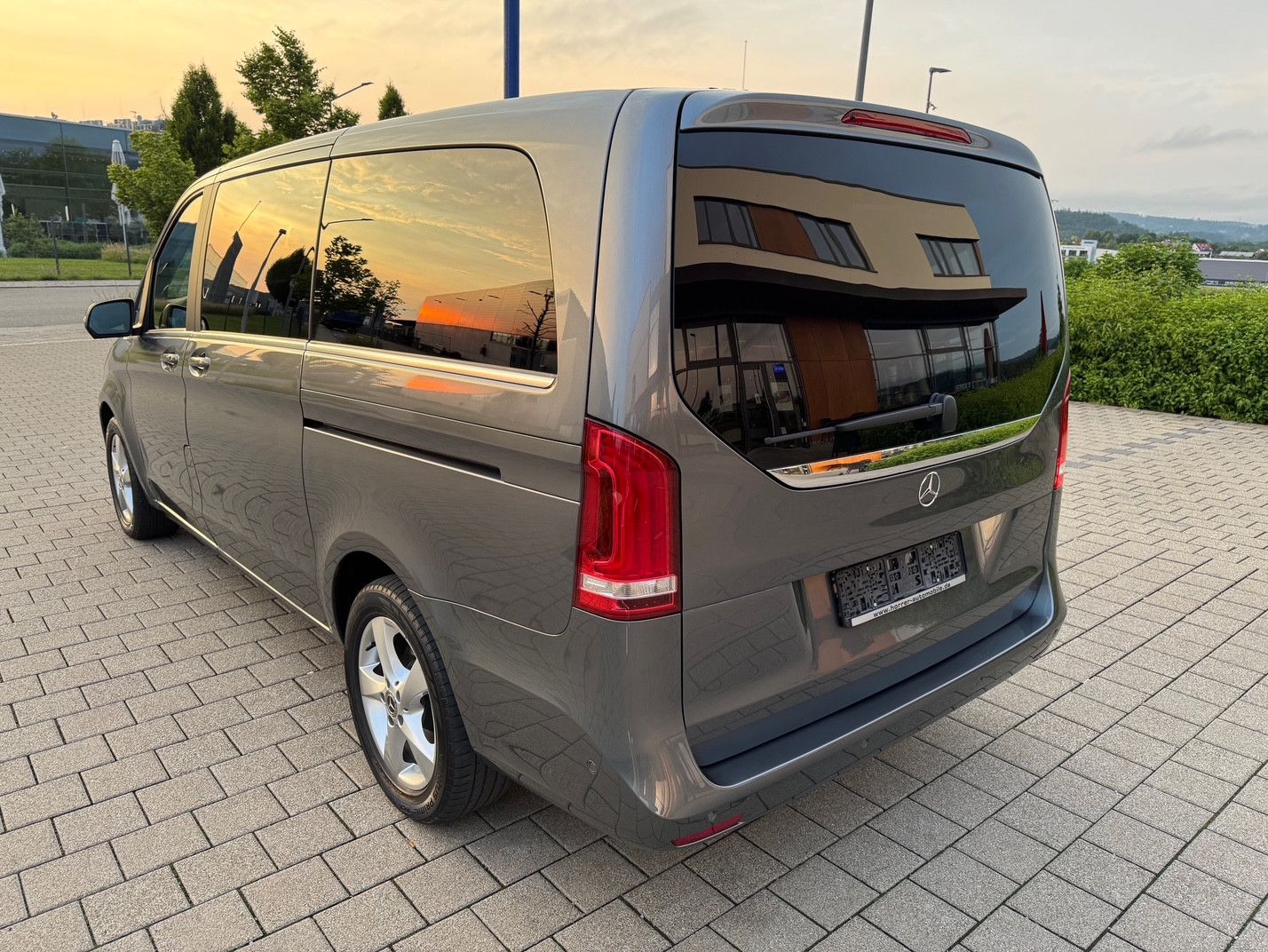 Mercedes-Benz V 220 V-Klasse Long - Samsaru's Car Outlet