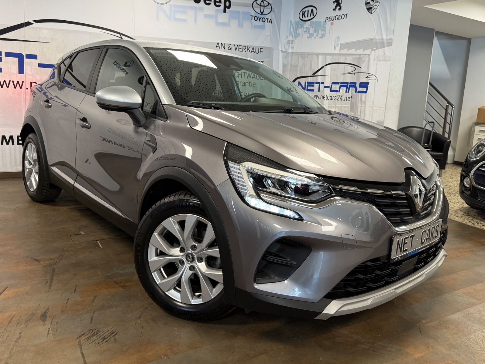 Renault Captur TCe 130 EDC Experience - Samsaru's Car Outlet