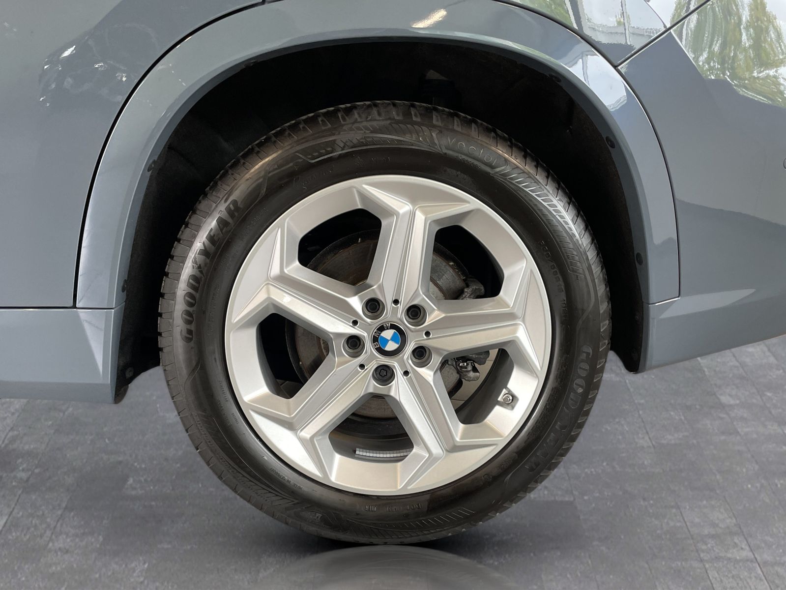 BMW X1 xDrive23i M Sport - Samsaru's Car Outlet