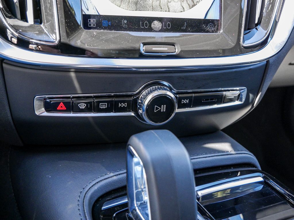 Volvo S60 T8 Ultimate Dark Recharge Plug-In Hybrid AWD