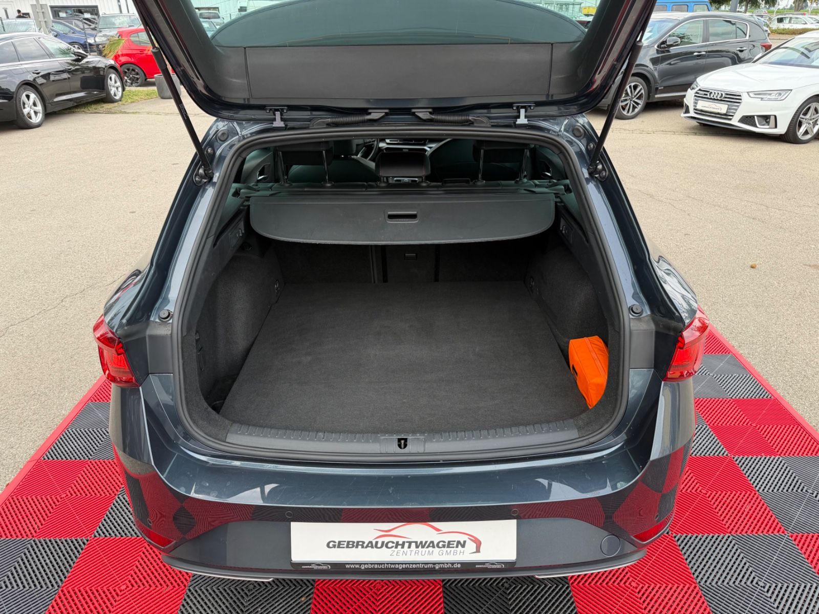 Seat Leon Sportstourer FR*e-Hybrid*LED*Kam*Navi*Aut*