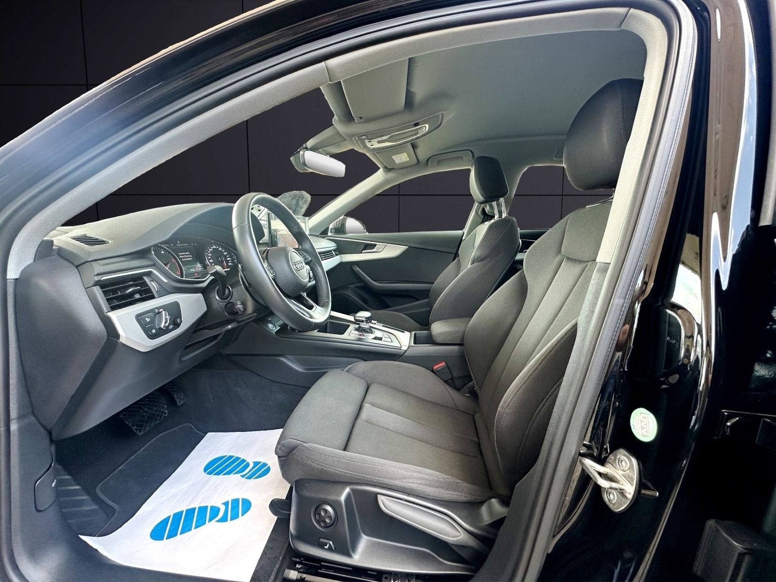 Audi A4 Avant 35 TDI Advanced - Samsaru's Car Outlet