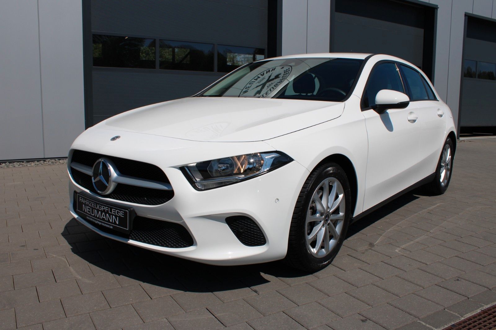Mercedes-Benz A 200 - Samsaru's Car Outlet