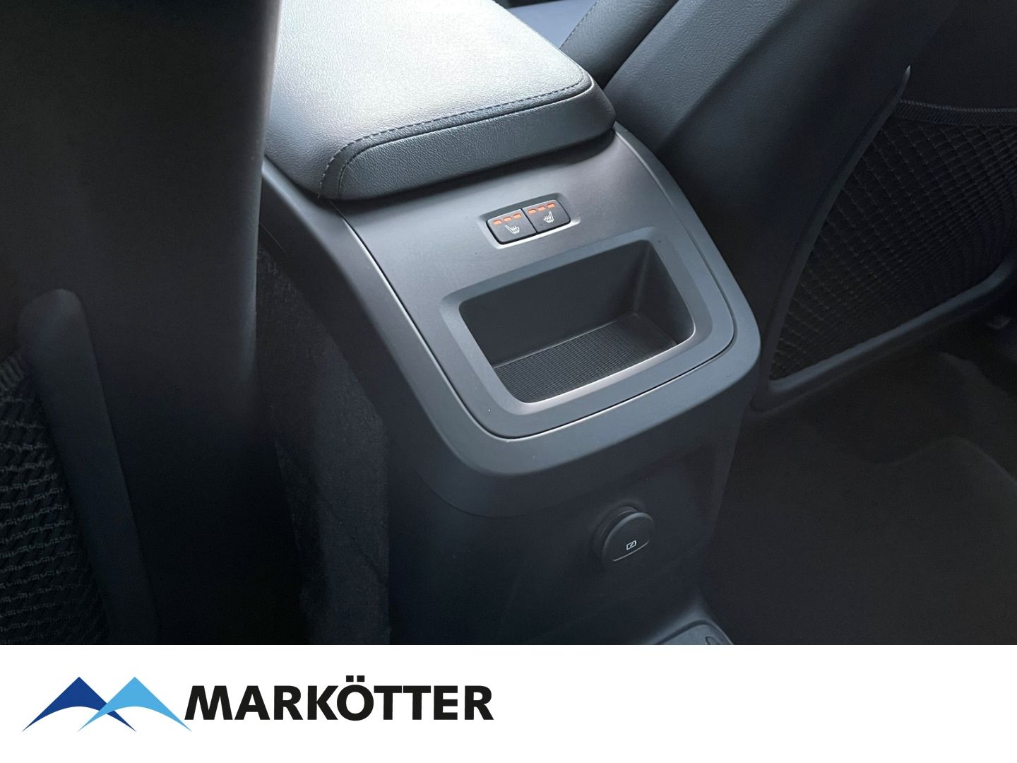 Volvo XC60 T8 AWD Recharge Ultimate Dark - Samsaru's Car Outlet