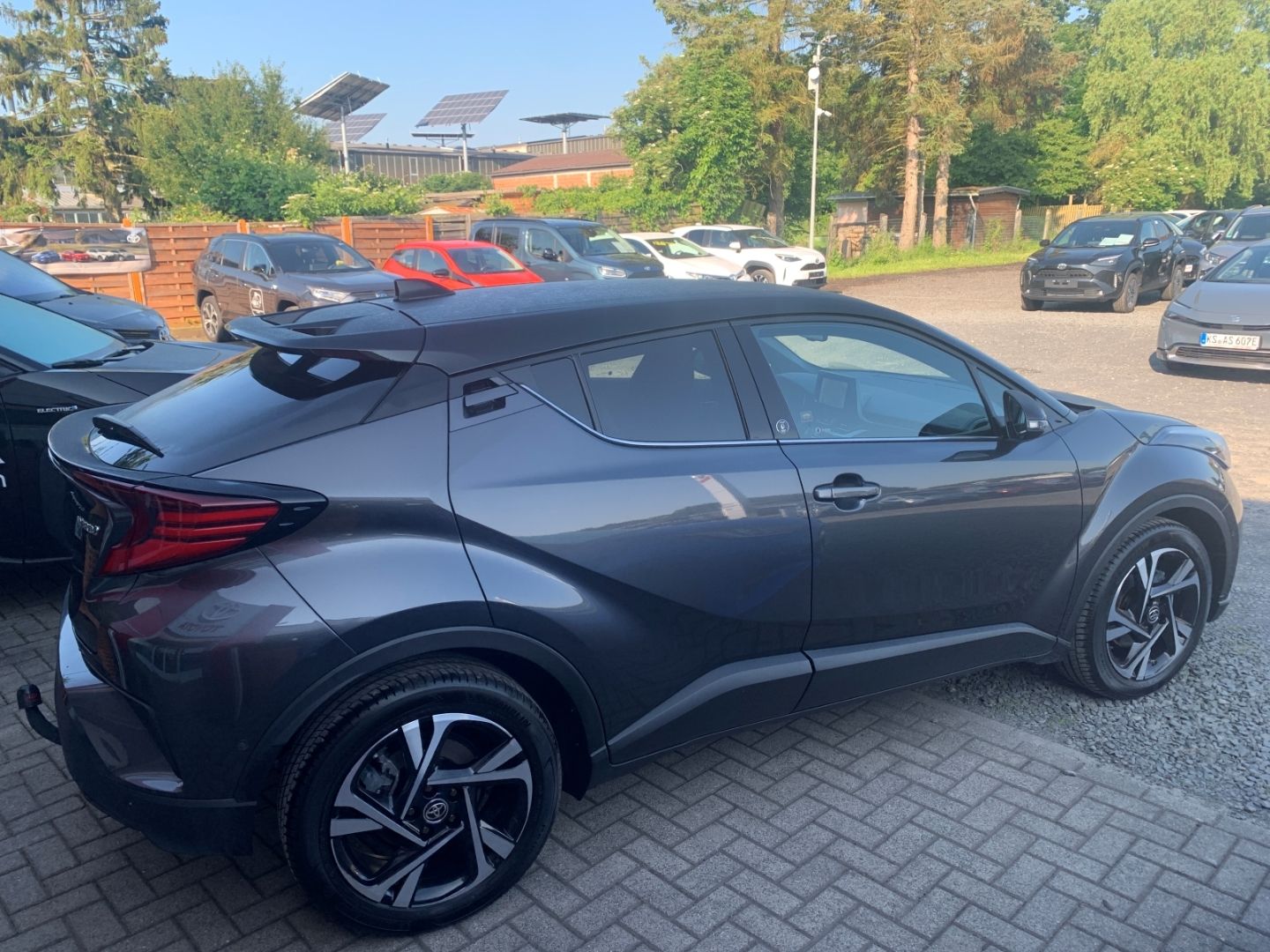 Toyota C-HR Hybrid Team D - Samsaru's Car Outlet