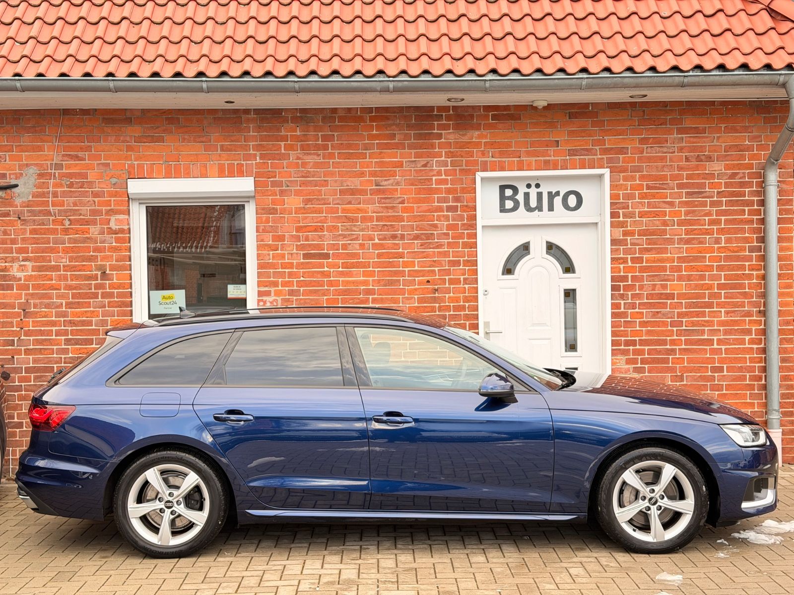 Audi A4 Avant 40 TDI quattro*AHK/HEAD-UP/KAMERA/SHZ*