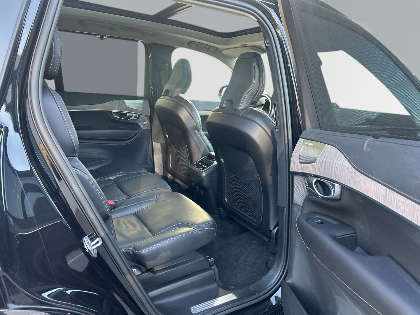 Volvo XC90 B5 Diesel AWD Ultimate Dark - Samsaru's Car Outlet