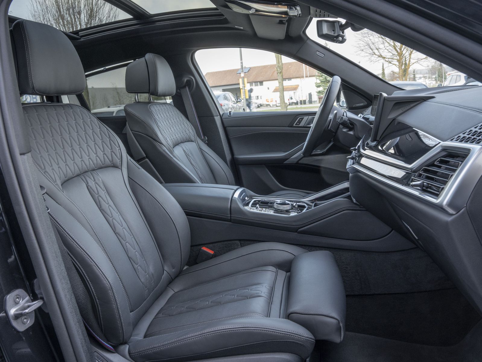 BMW X6 xDrive40d M-Sport Pro "ALL BLACK" 22Z LUFTFED