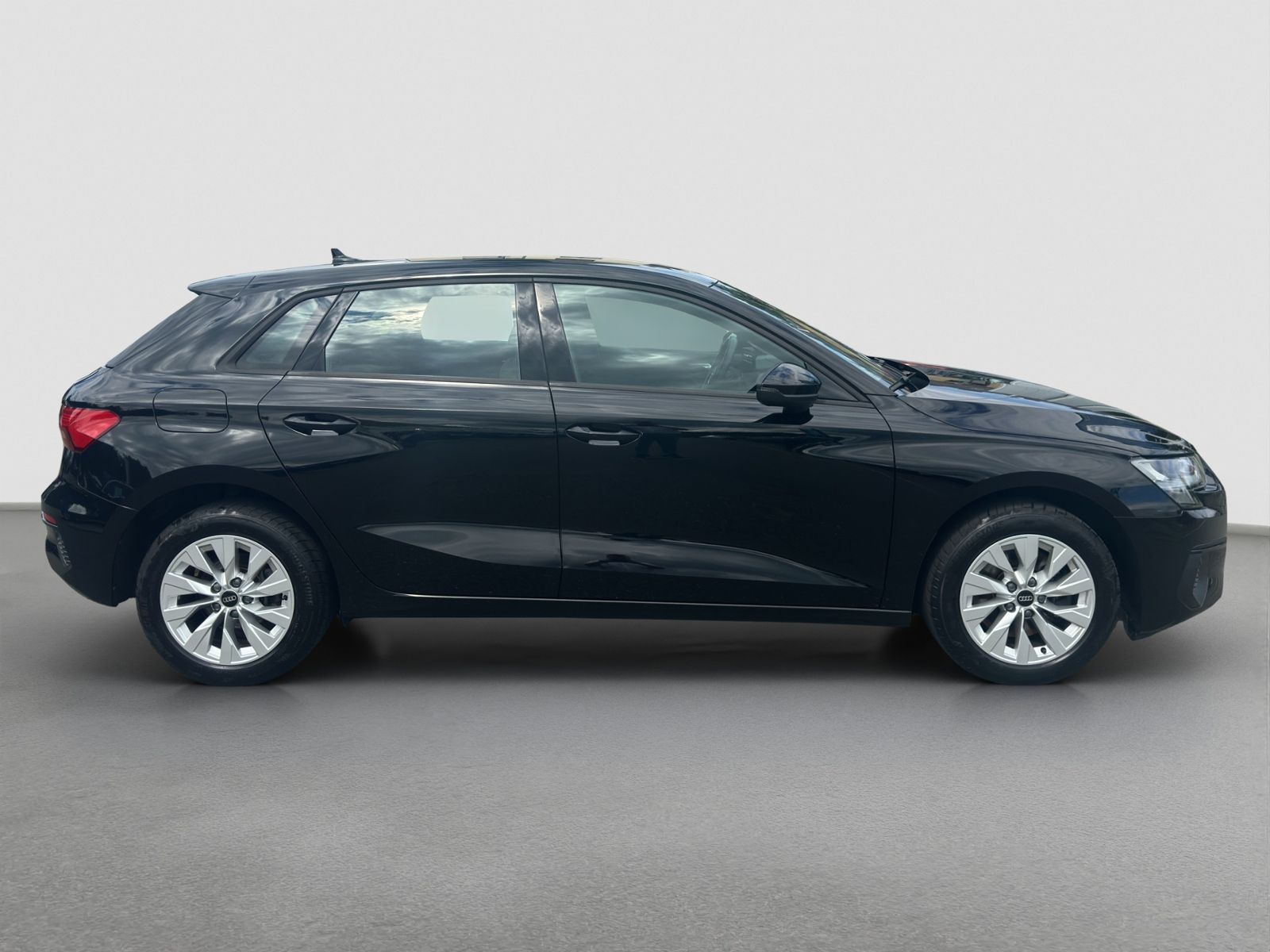 Audi A3 Sportback 40*1.4TFSI*e-tron*basis*NAVI*AHK*EP