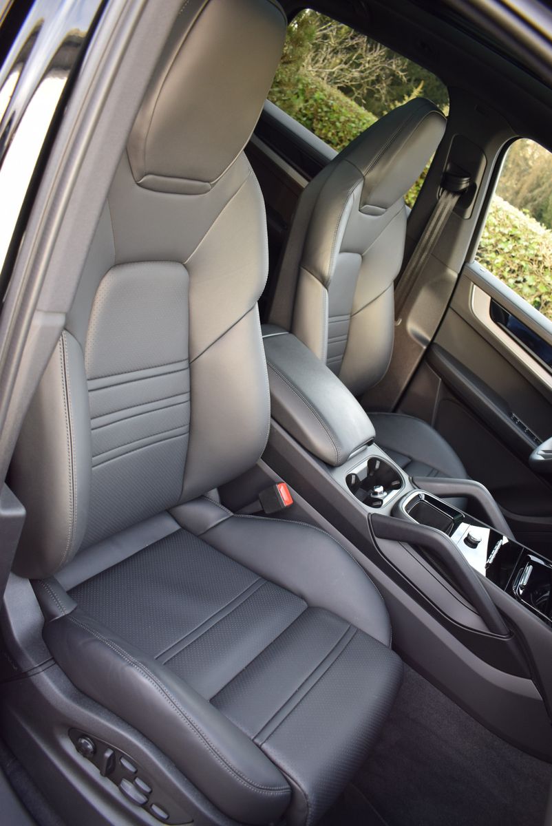 Porsche Cayenne S E-Hybrid BOSE/22"/ACC/AHK/PANO/18-WEGE