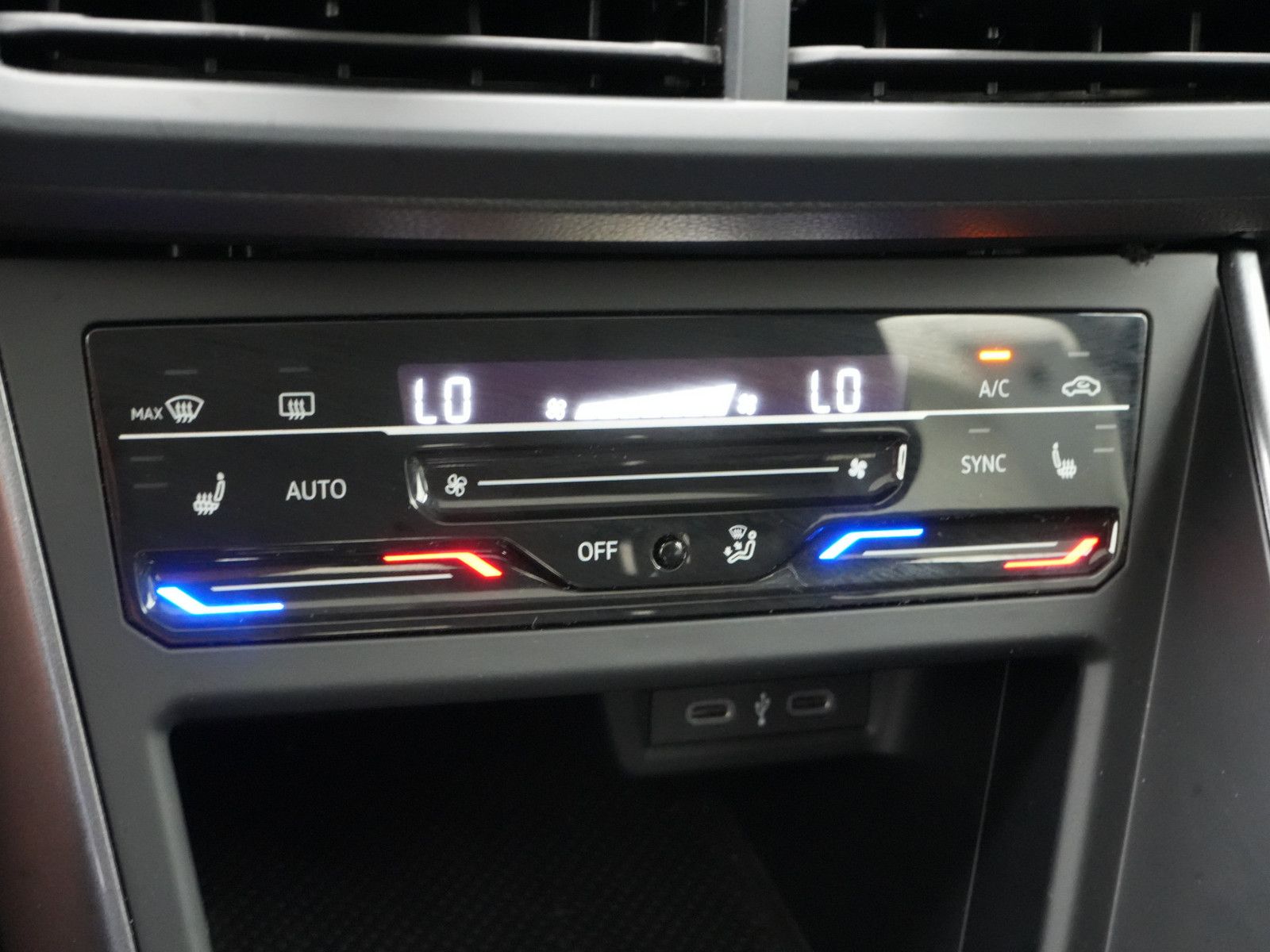 Volkswagen Polo Style DSG PANO MATRIX LEDER KAM ACC CARPLAY