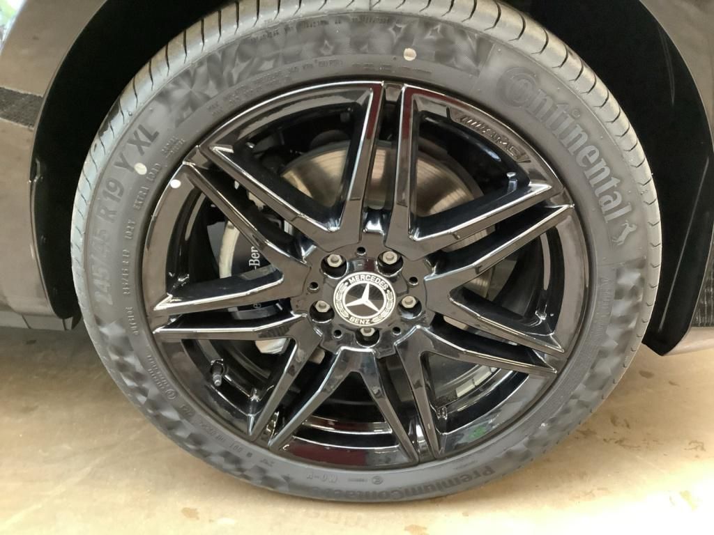 Mercedes-Benz V 300 d Sport - Samsaru's Car Outlet