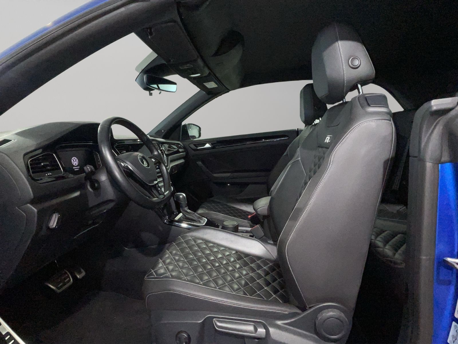 Volkswagen T-Roc R-Line 1.5 l TSI - Samsaru's Car Outlet