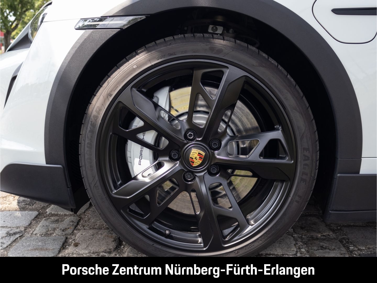 Porsche Taycan Turbo Cross Turismo Burmester HUD InnoDri