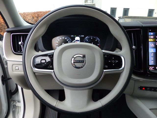 Volvo XC60 Inscription B4 AWD Aut.Leder hell*AHK*STHZG
