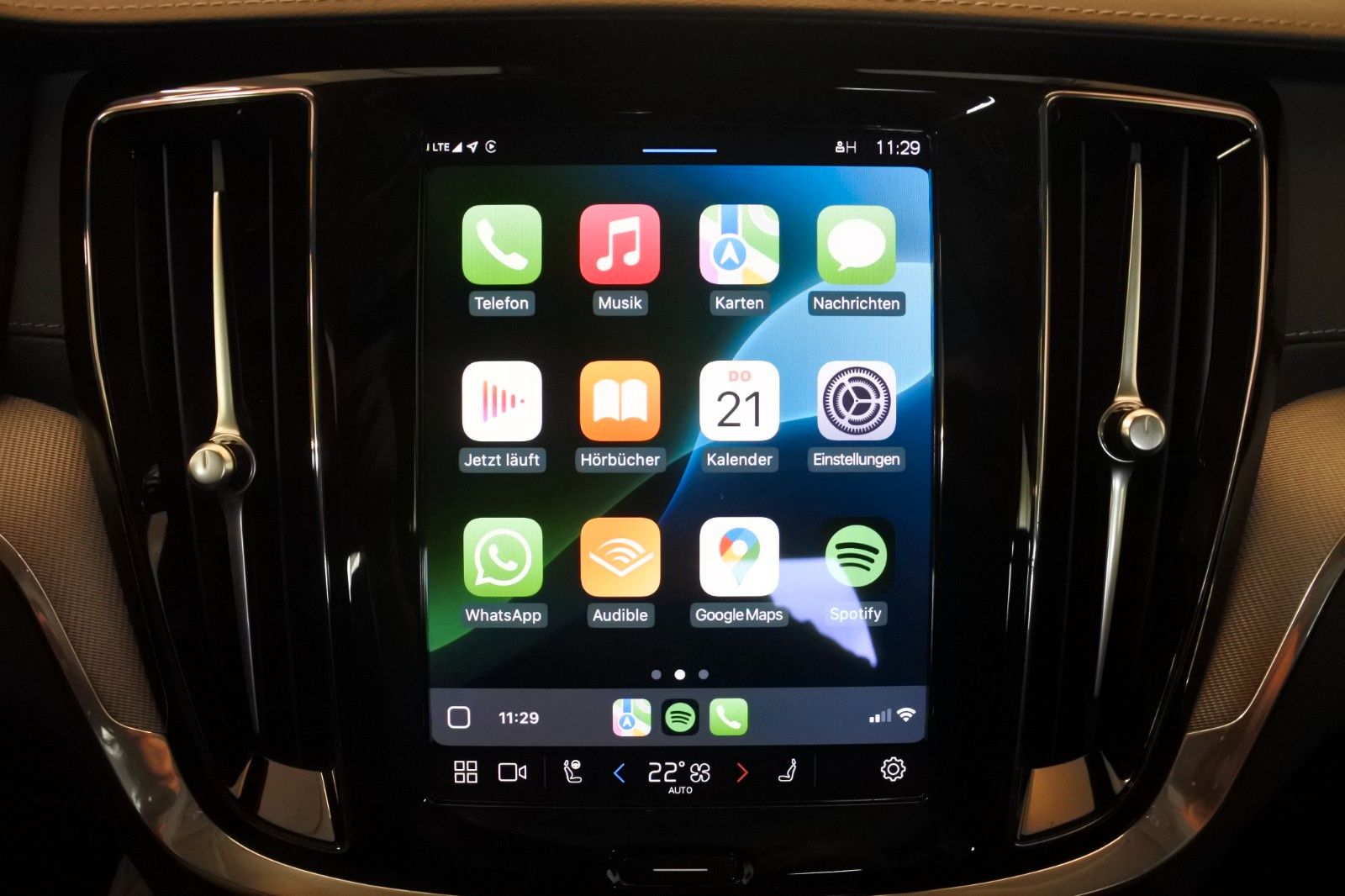 Volvo S60 T8 Ultimate Dark Recharge Plug-In Hybrid AWD