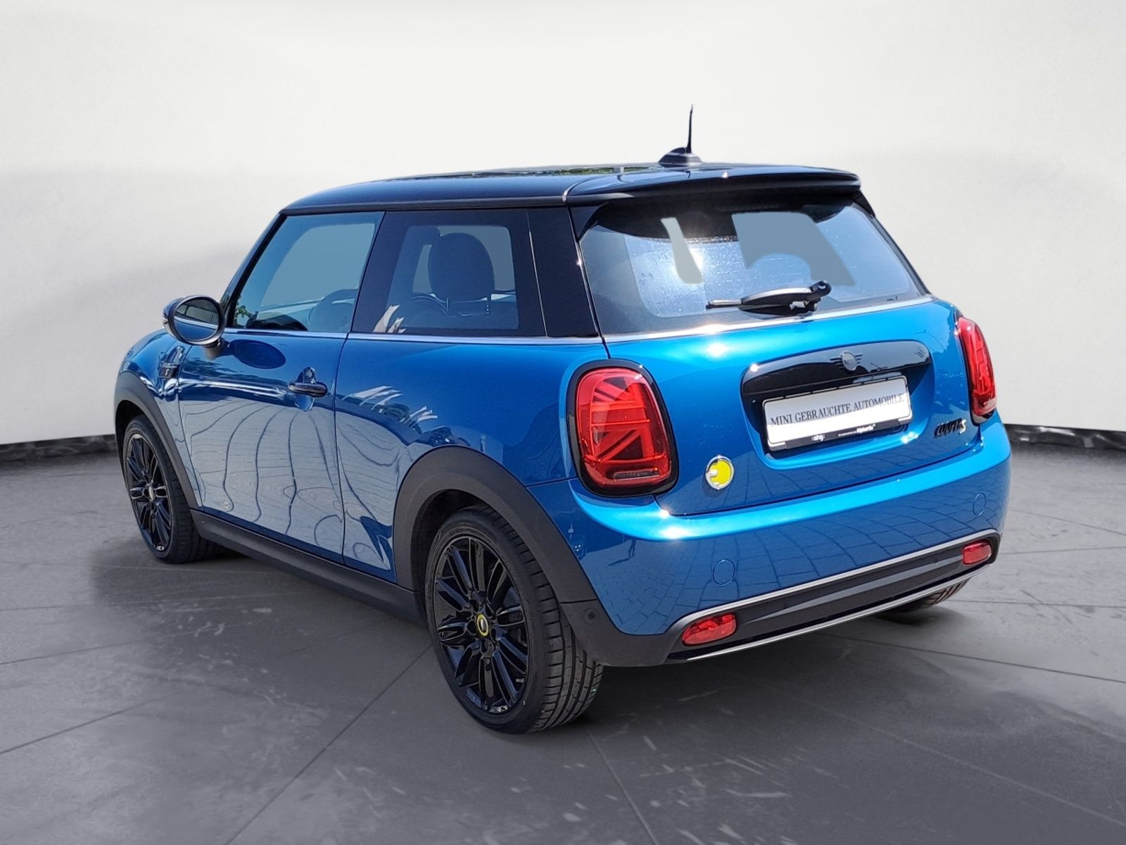 MINI Cooper SE - Samsaru's Car Outlet