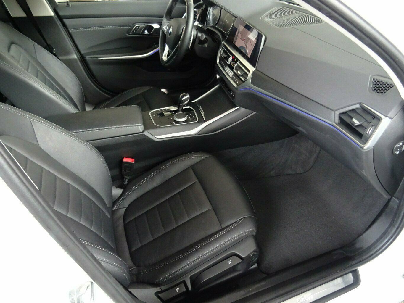 BMW 320D LuxuryLine,xDrive SAG,Leder,AHK,ACC