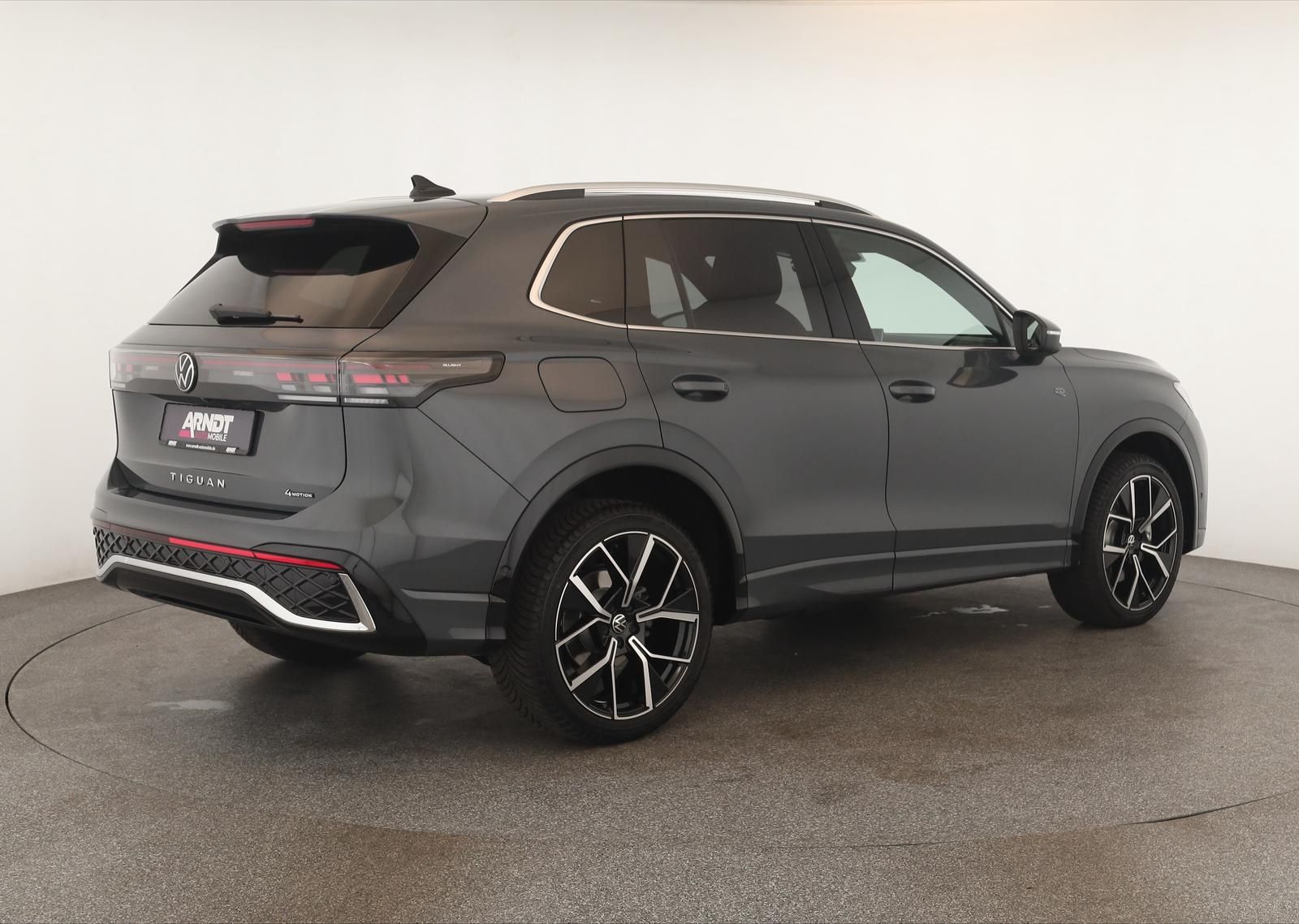 Volkswagen Tiguan 2.0 TDI 4M DSG R-Line Leder Pano Navi 360