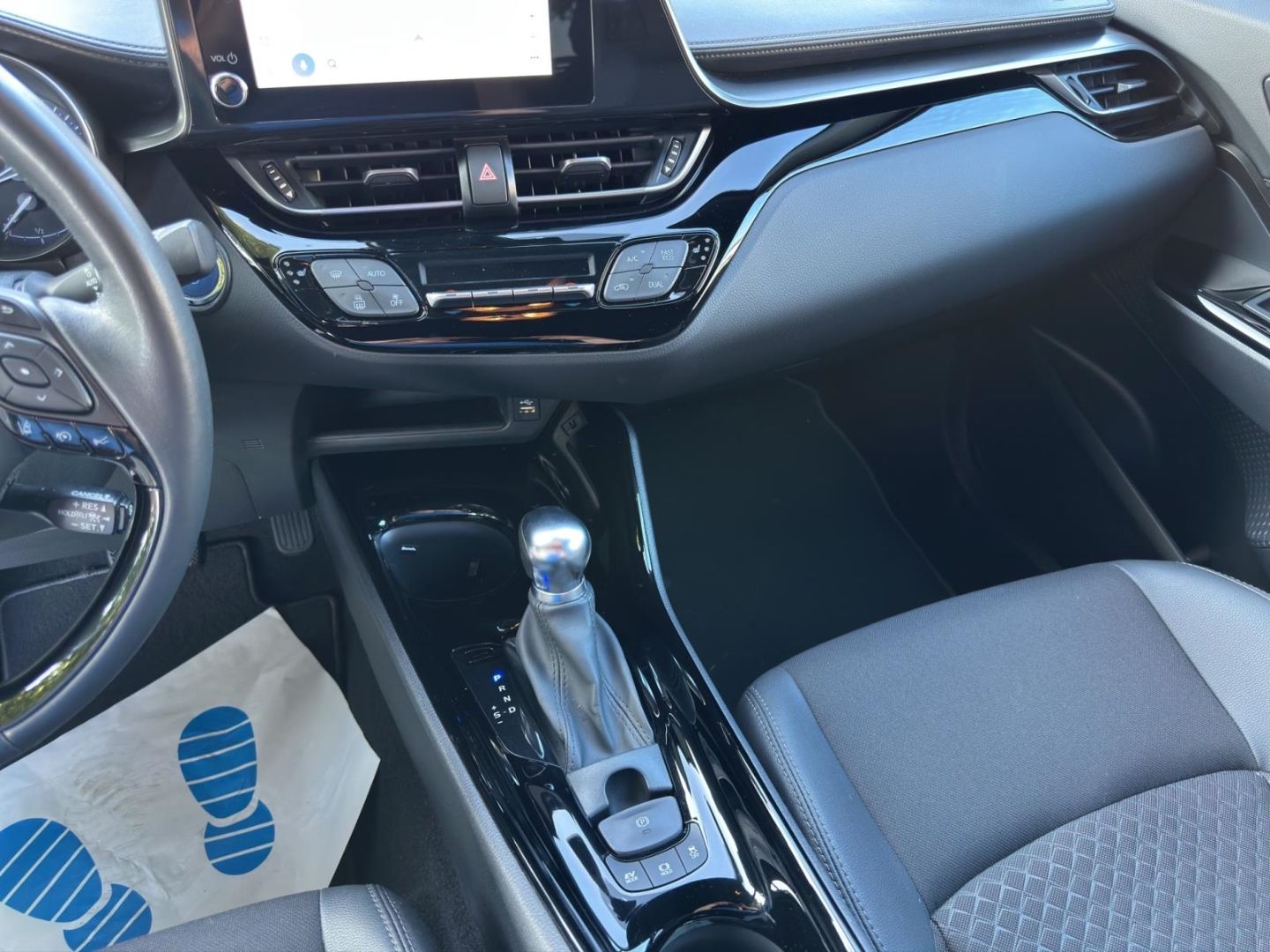 Toyota C-HR Hybrid - Samsaru's Car Outlet
