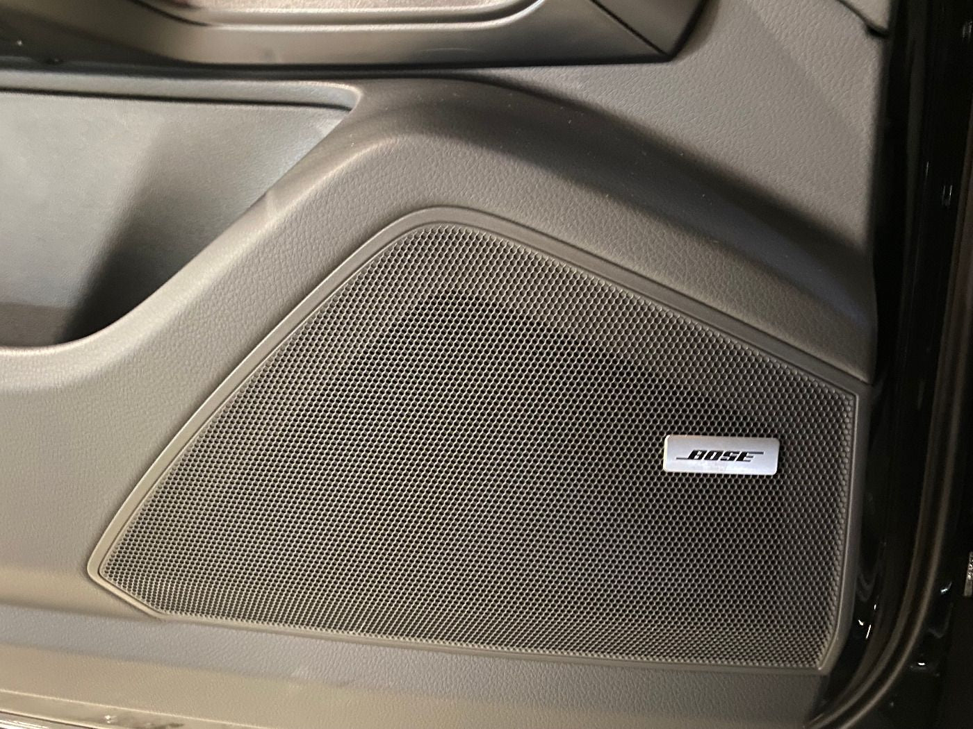 Porsche Cayenne E-Hybrid Coupé | Adaptive Luftfederung |