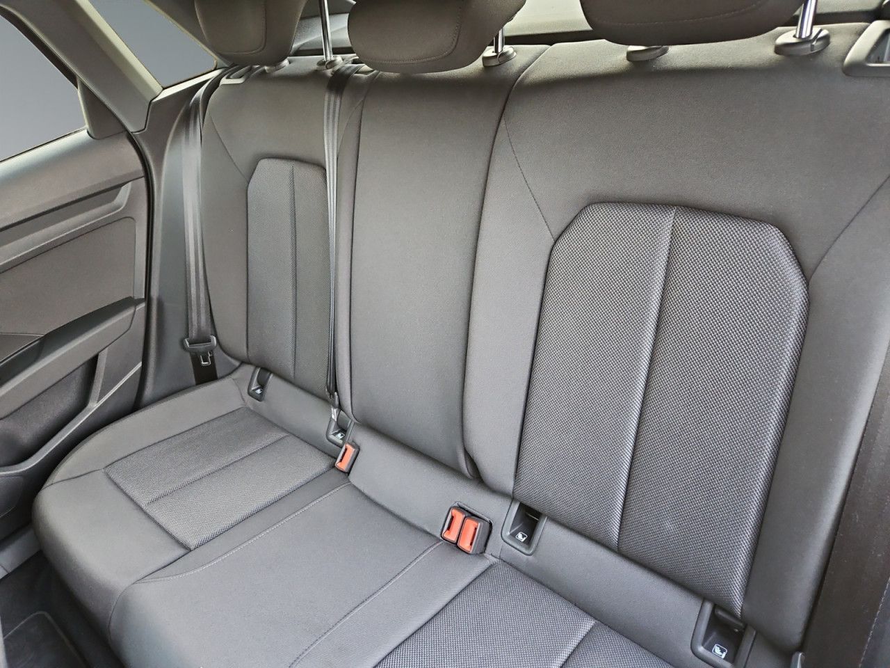 Audi A3  Sportback TFSI e DSG,NAVI+,SHZ,GRA,PDC,VC