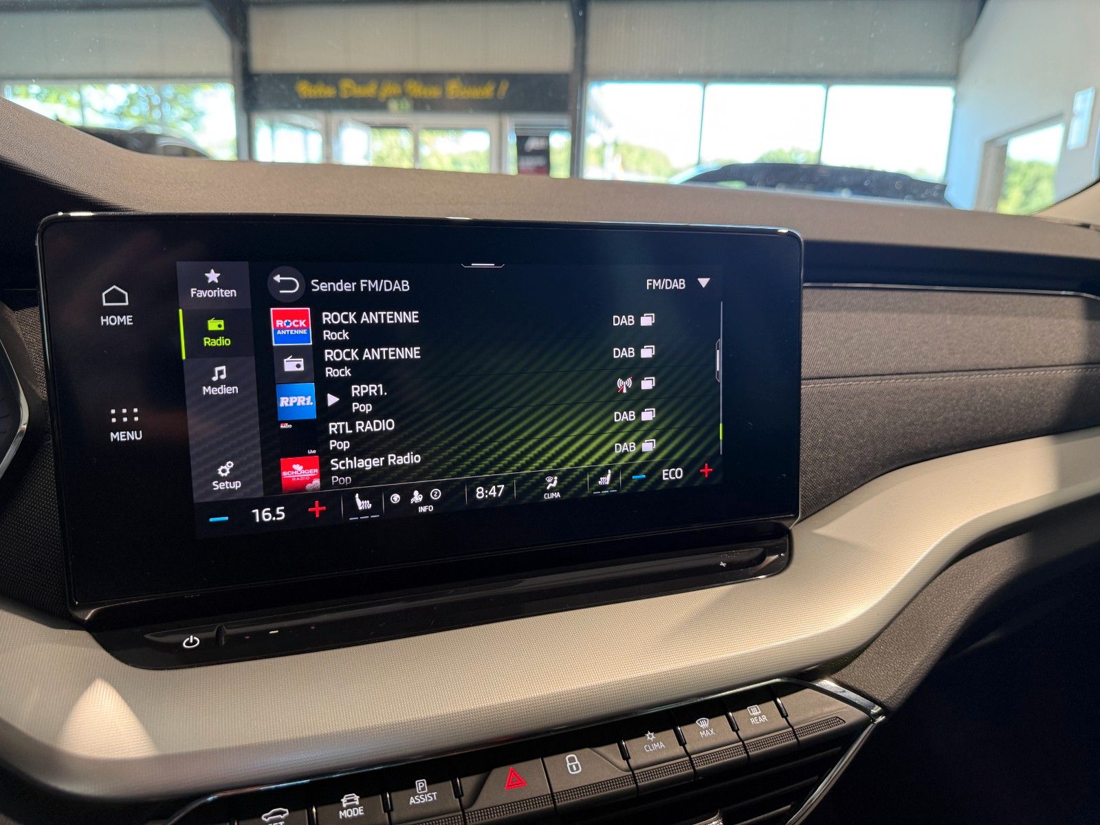 Skoda Octavia Combi First Edition iV - Samsaru's Car Outlet