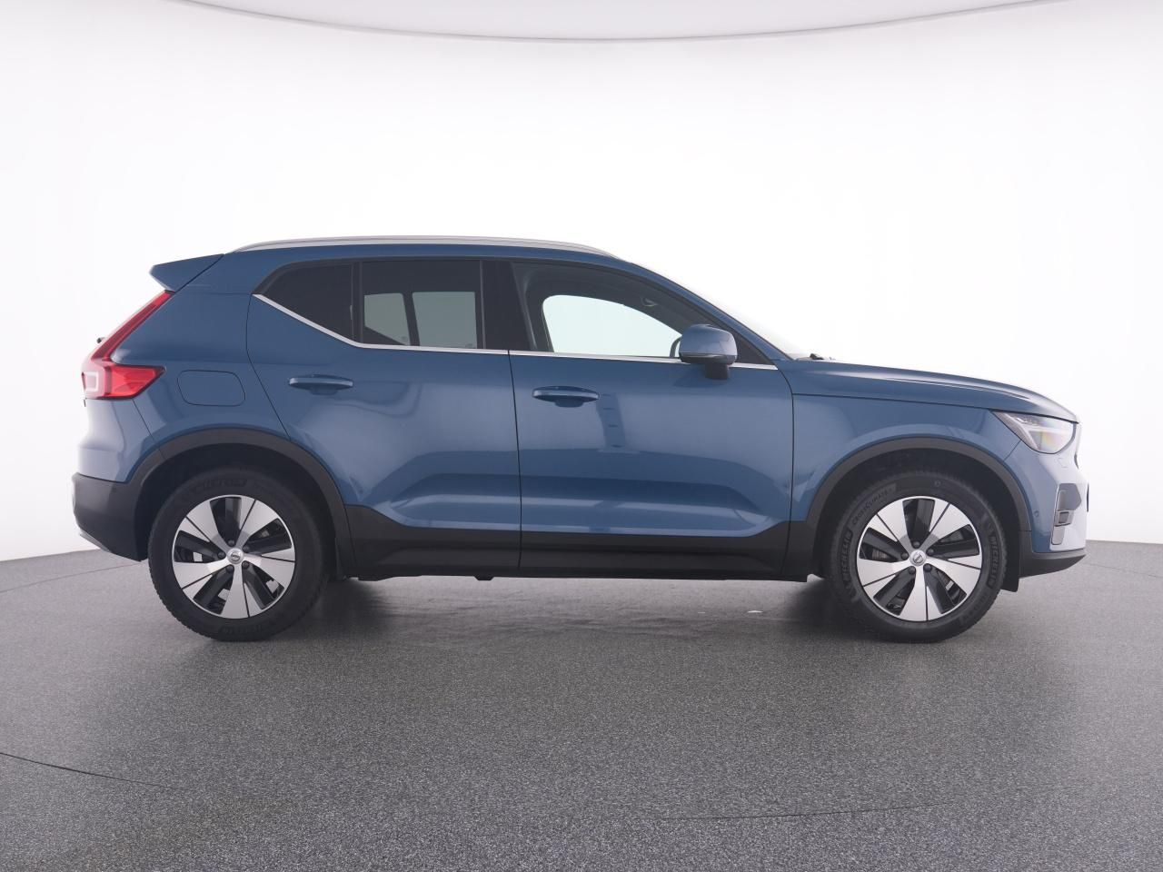 Volvo XC40 T4 Plus Bright Plug-In - Samsaru's Car Outlet