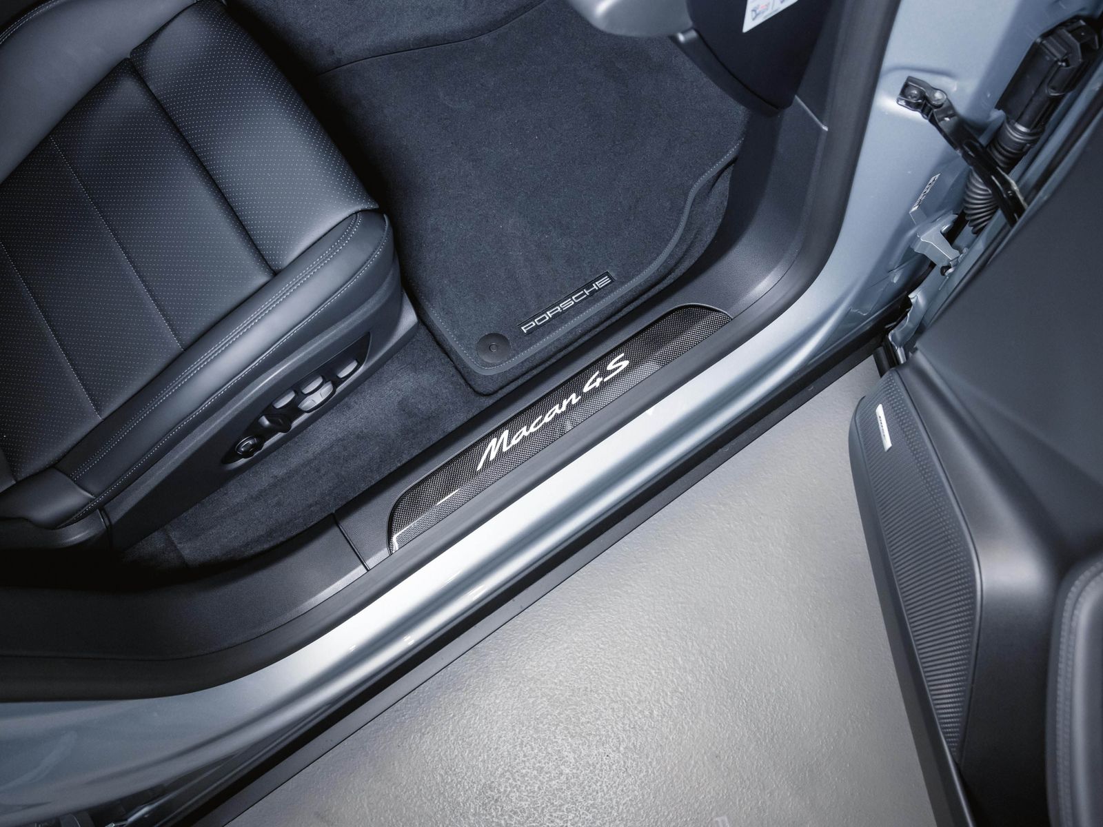 Porsche Macan 4S Electric Sport Chrono Panoramadach